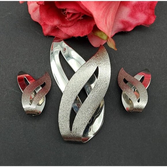 Vintage Sarah Coventry Demi Parure Brooch & Clip Earrings Set Silver Tone - Picture 2 of 9